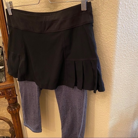 ATHLETA Tennis Skirt with Cropped Leggings-Xsmall - Picture 2 of 10